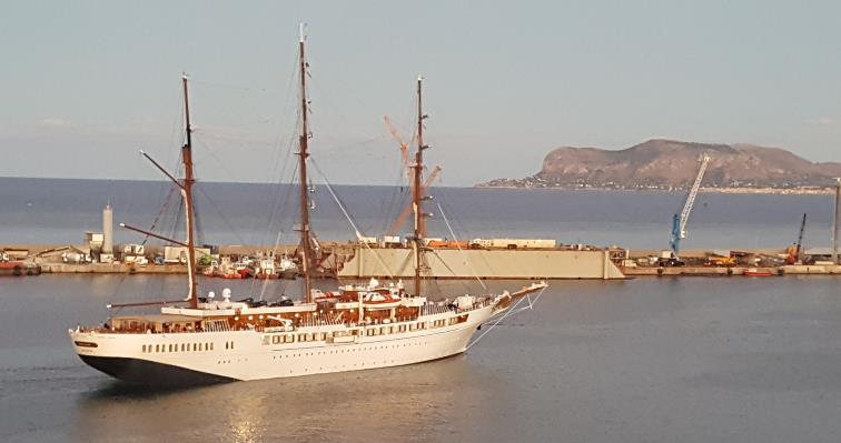 Auslaufen der Sea Cloud 2